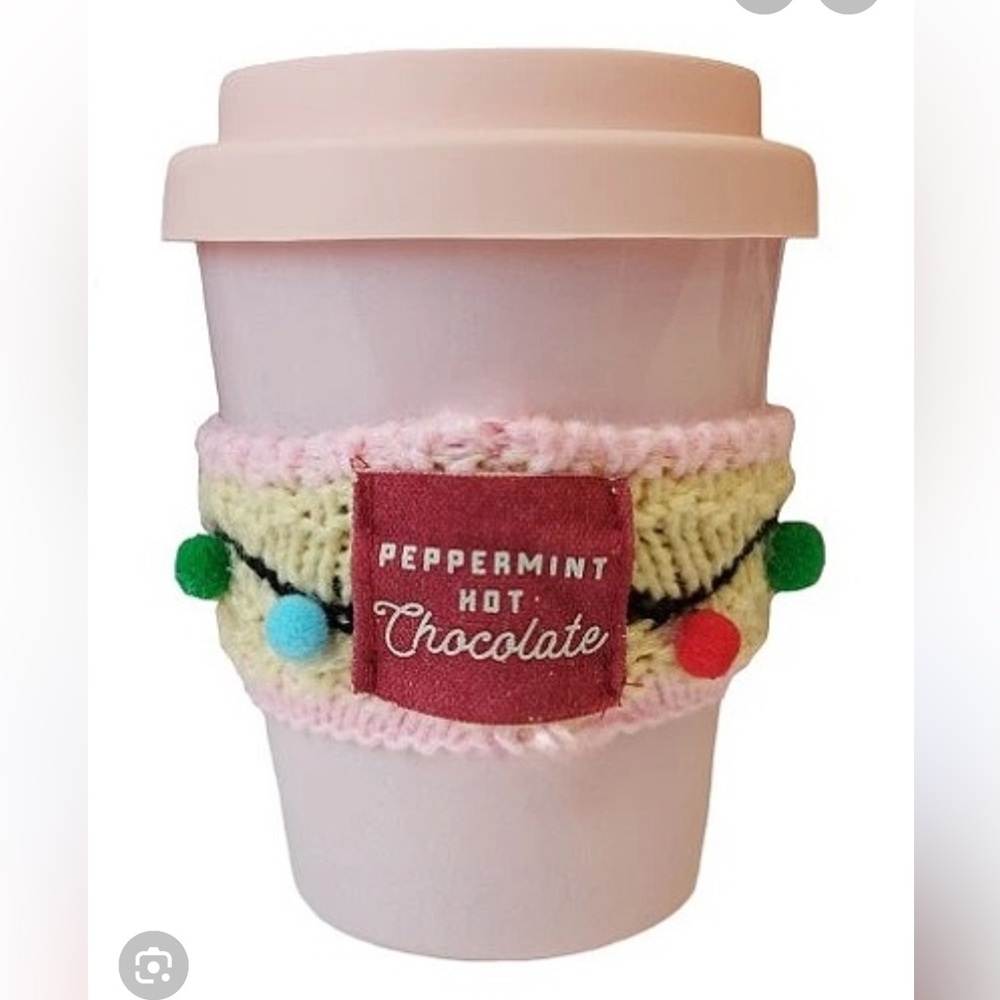 DW Home Peppermint Hot Chocolate Candle